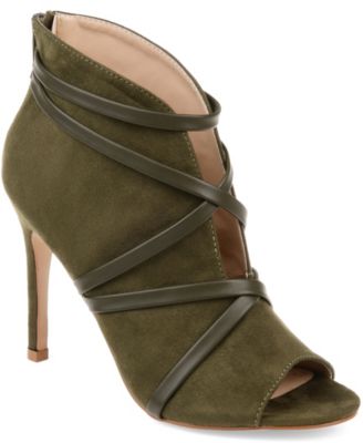 Journee Collection